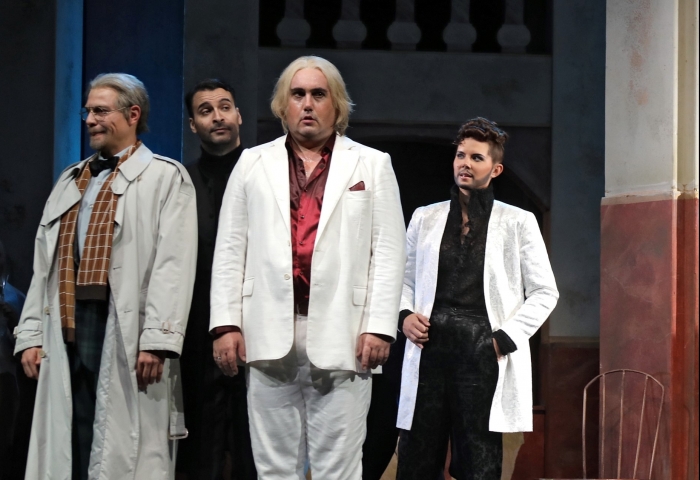 Die "Franzosen". Fledermaus. Regie: Kay Link