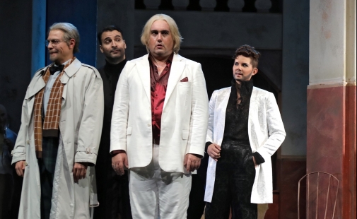 Die "Franzosen". Fledermaus. Regie: Kay Link