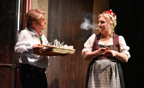 Kaiser und Josefa (Frühstück). Im Weißen Rössl. Regie: Kay Link